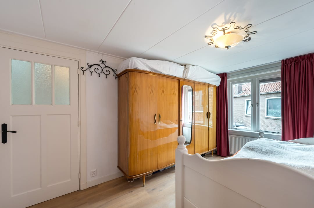 Foto 22 van van Limburg Stirumstraat 27-B