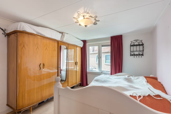 Foto 23 van van Limburg Stirumstraat 27-B