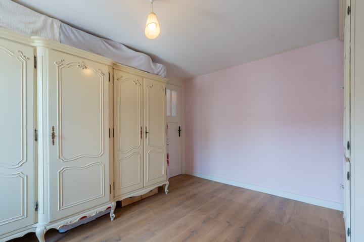 Foto 28 van van Limburg Stirumstraat 27-B