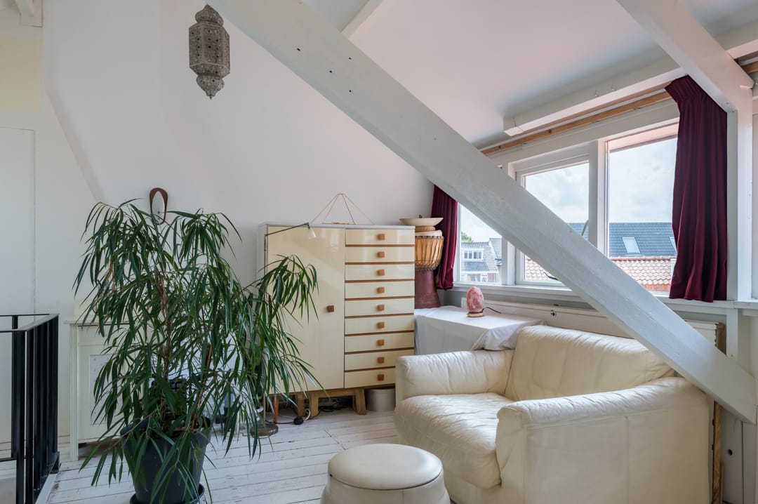 Foto 37 van van Limburg Stirumstraat 27-B