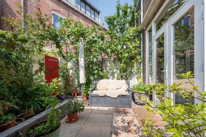 Foto 39 van van Limburg Stirumstraat 27-B