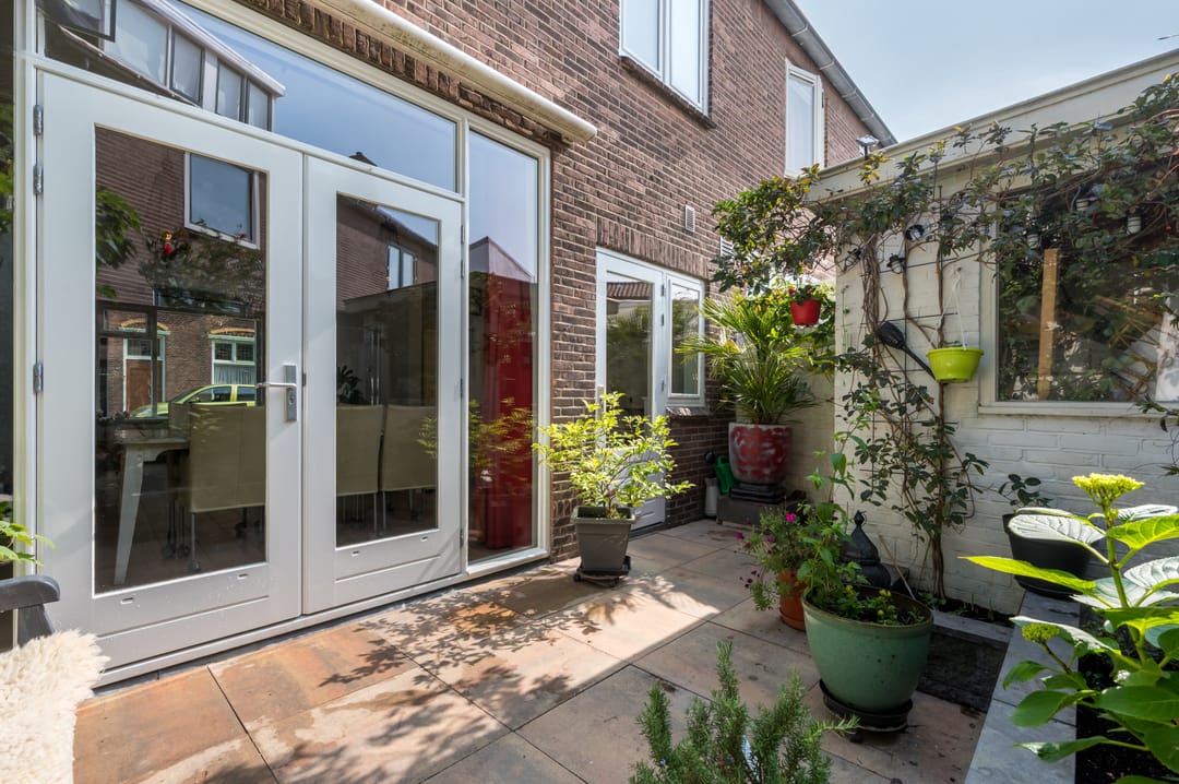 Foto 41 van van Limburg Stirumstraat 27-B