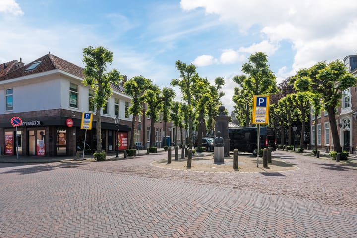 Foto 44 van van Limburg Stirumstraat 27-B