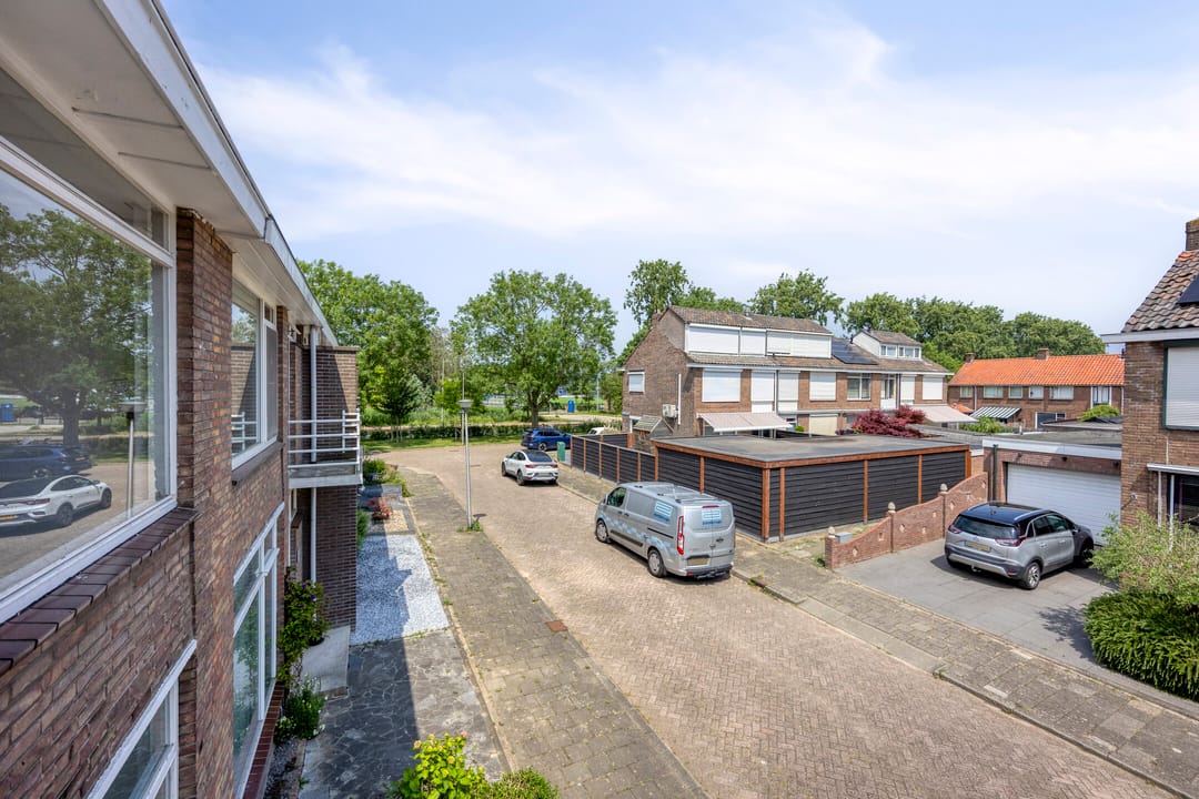 Photo 13 of Dr. de Visserstraat 47