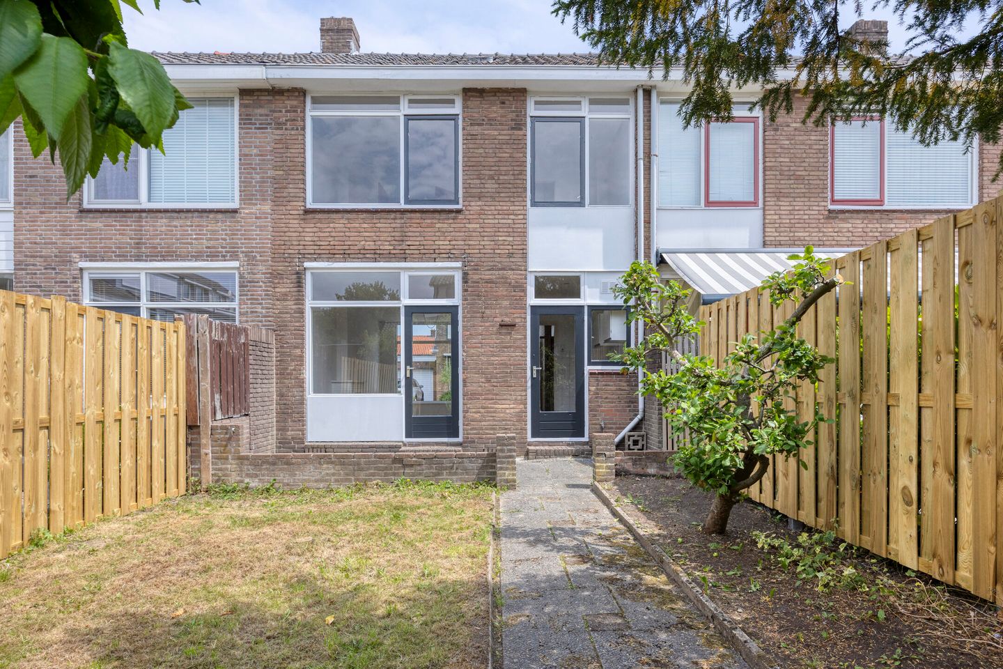 Photo 20 of Dr. de Visserstraat 47