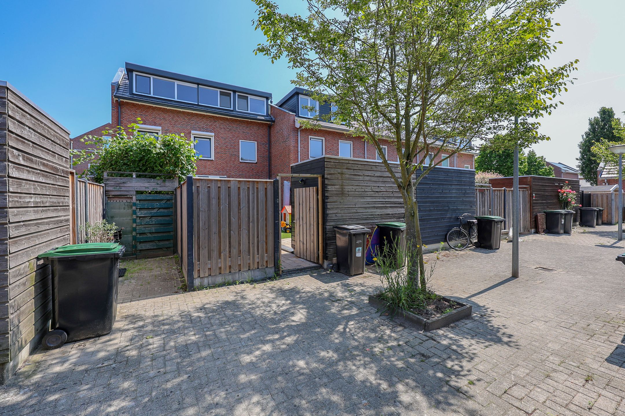 Photo 36 of Sjorsstraat 26