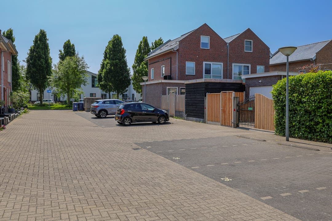 Photo 38 of Sjorsstraat 26