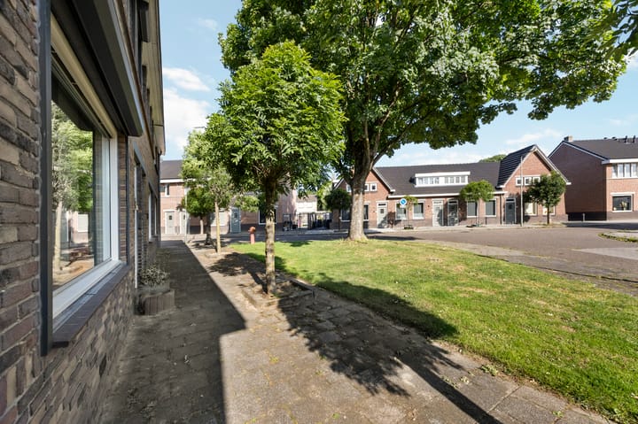 Foto 33 van Leliestraat 54