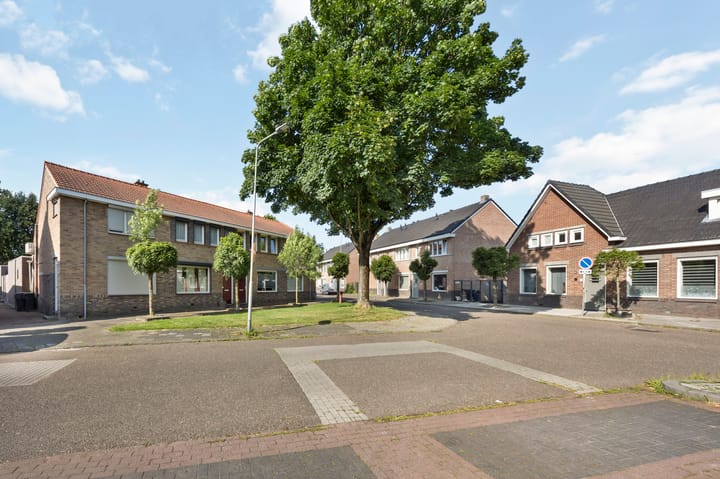 Foto 32 van Leliestraat 54