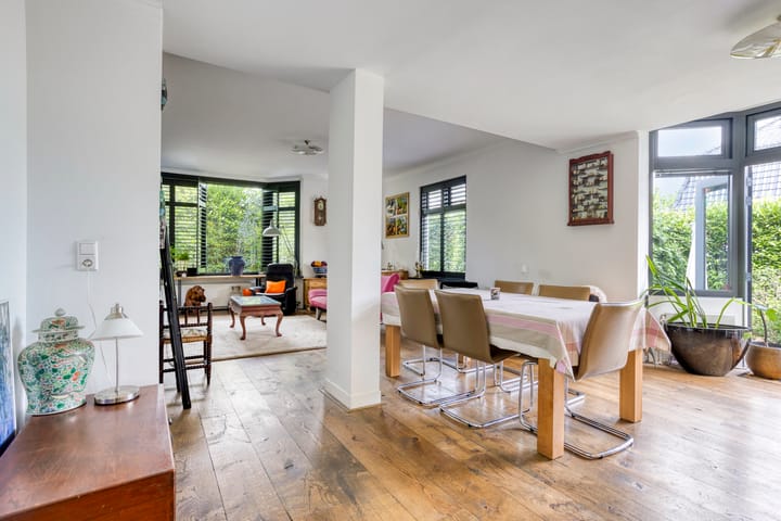 Foto 7 van Middelwijkstraat 1