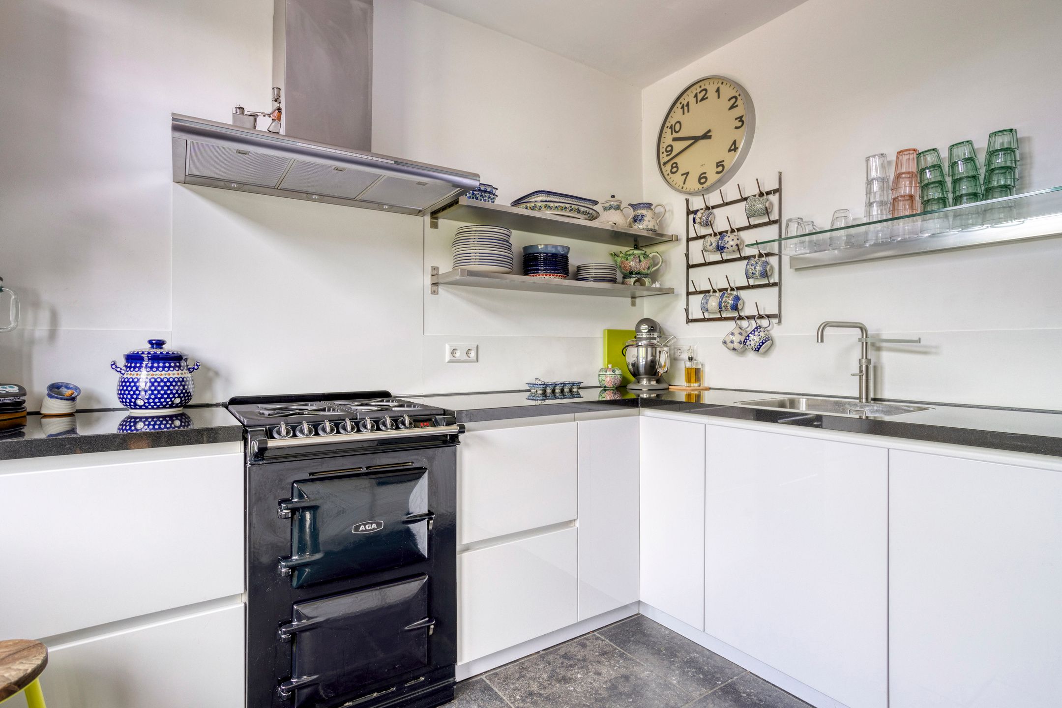 Foto 9 van Middelwijkstraat 1