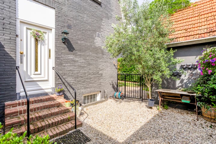 Foto 12 van Middelwijkstraat 1