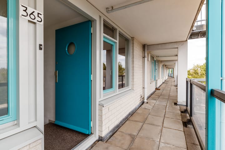 Photo 5 of Aartsbisschop Romerostraat 365