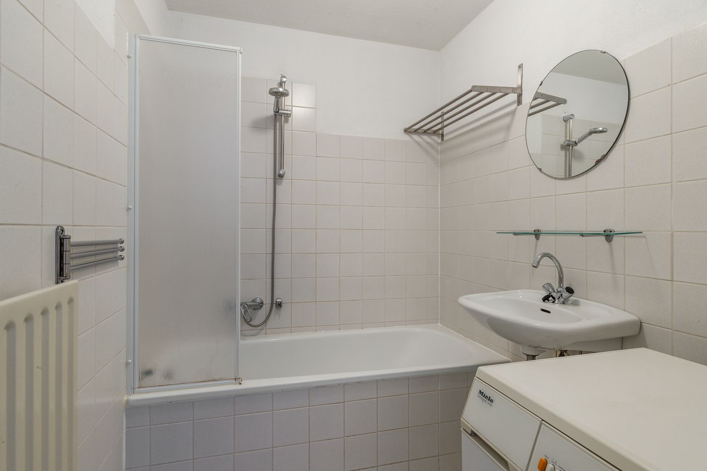 Foto 14 van Aartsbisschop Romerostraat 365