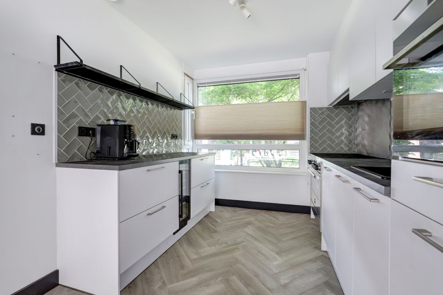 Foto 10 van Barnsteenslak 5