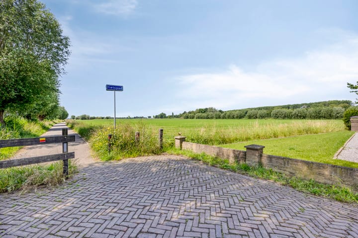 Photo 42 of Vaartkant 16