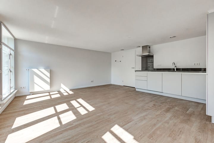 Photo 4 of Koningsplein 10-A2