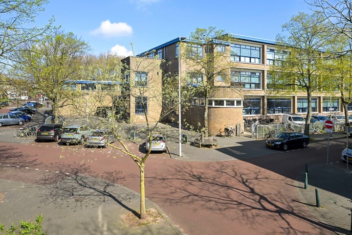 Photo 18 of Van Heutszstraat 115