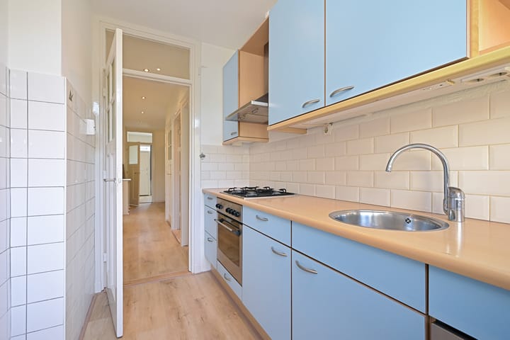 Photo 22 of Van Heutszstraat 115