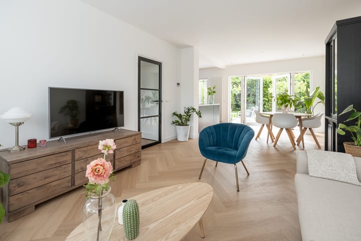 Photo 2 of Loosdrechtseweg 97