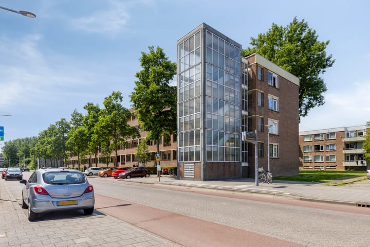 Photo 2 of Krabbendijkestraat 359