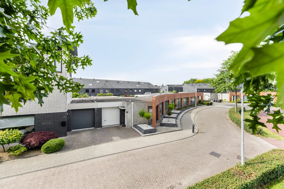 Photo 2 of Milheezestraat 26