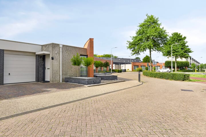 Photo 33 of Milheezestraat 26