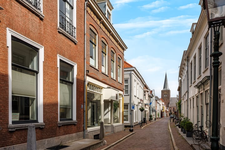 Foto 1 van Oeverstraat 30