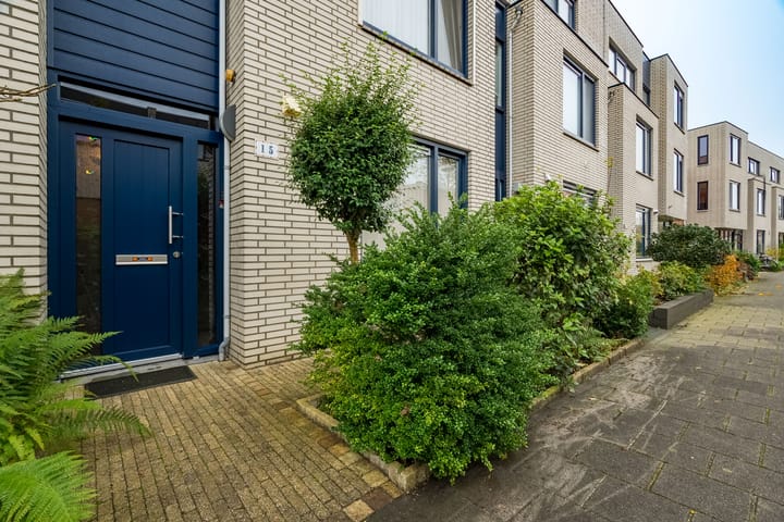 Foto 3 van Johannes Vermeerhage 15