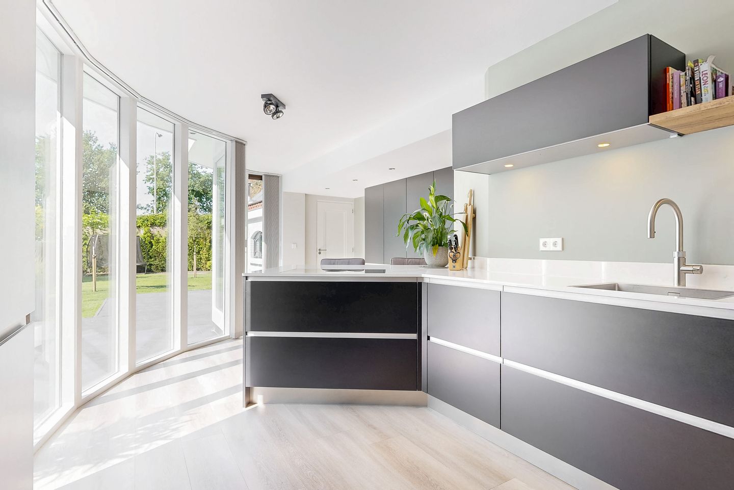 Foto 4 van W. Warnaarlaan 66