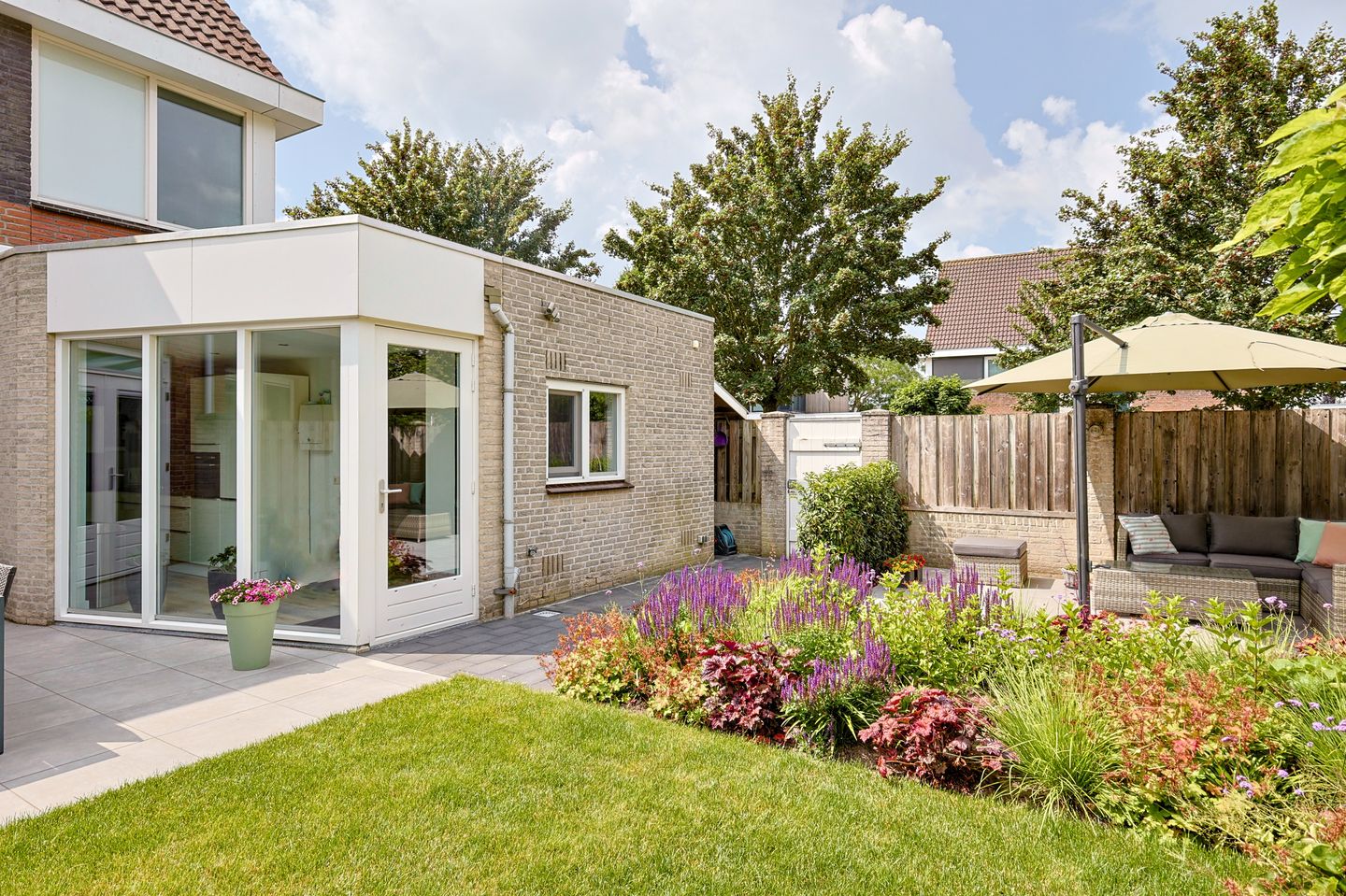 Foto 5 van Vrouwenmantel 1