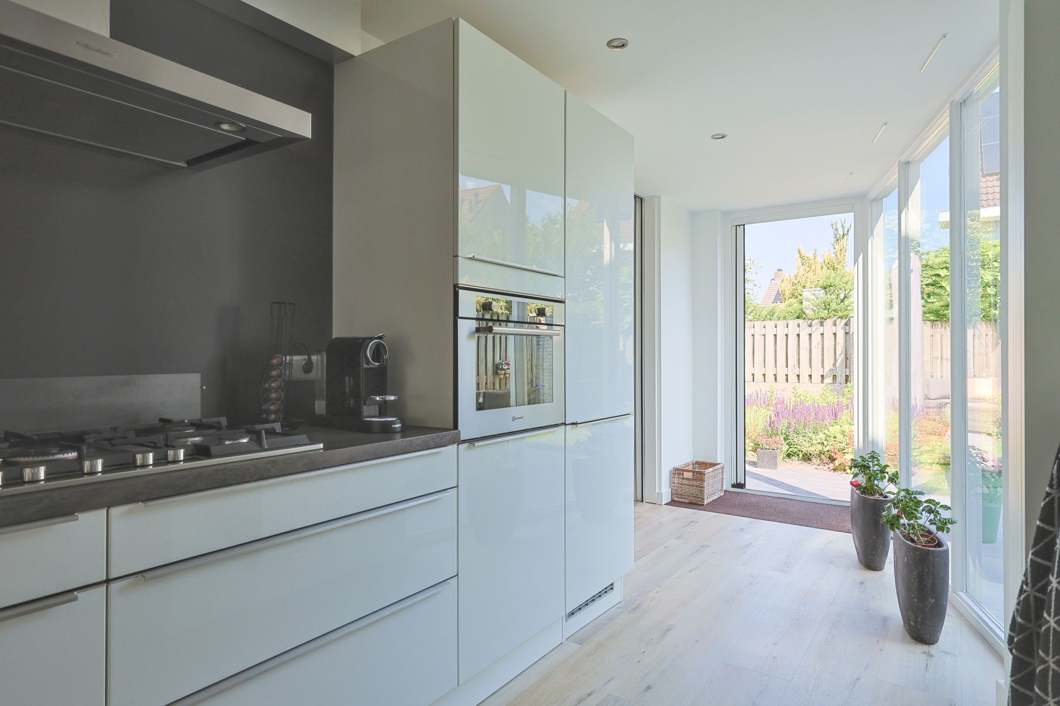 Foto 12 van Vrouwenmantel 1