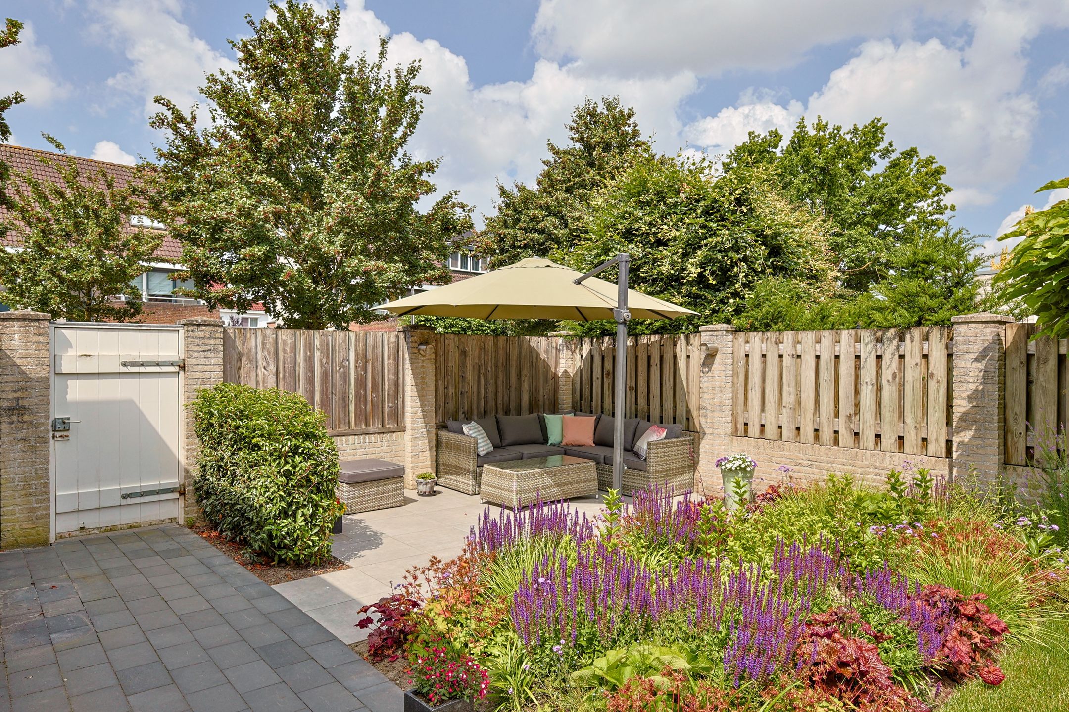 Foto 27 van Vrouwenmantel 1