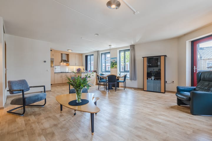 Foto 10 van Middenstraat 2-E