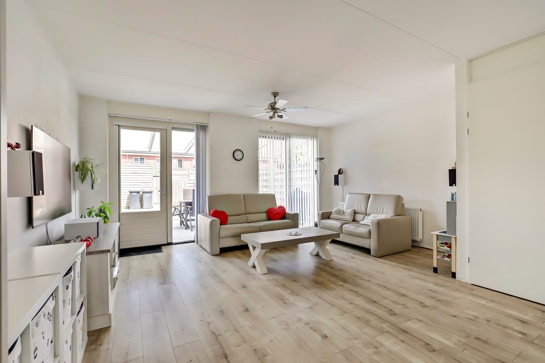 Photo 2 of Zilversmid 6