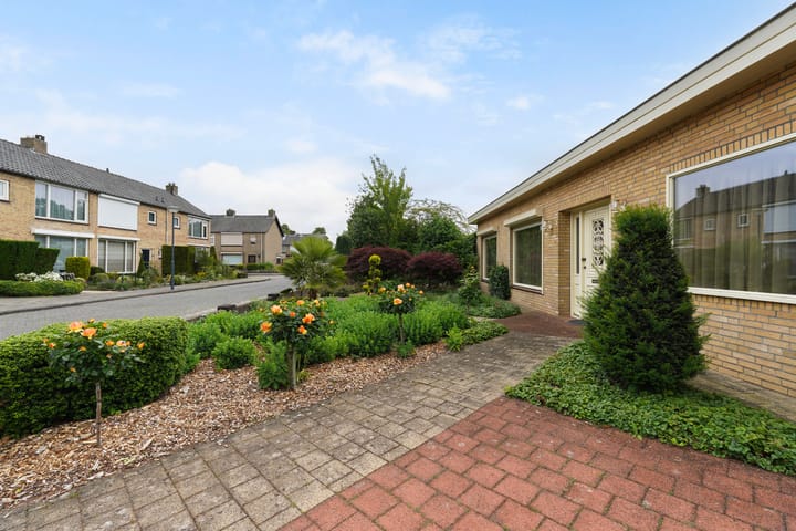 Photo 4 of Lijsterbesstraat 8