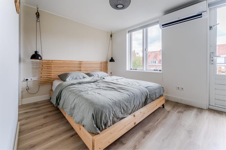 Foto 15 van van Middelantstraat 5