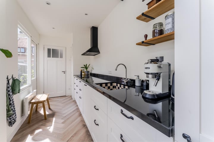 Foto 22 van van Middelantstraat 5