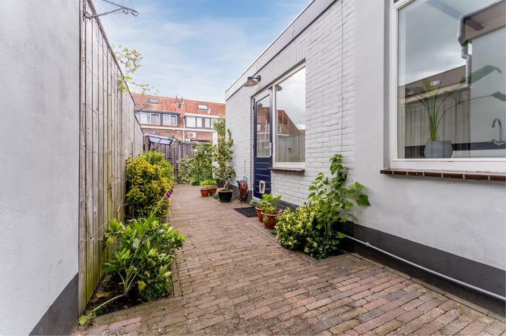 Foto 28 van van Middelantstraat 5