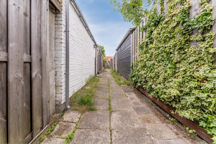 Foto 31 van van Middelantstraat 5