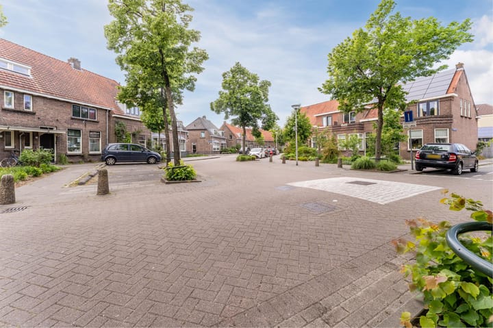 Foto 32 van van Middelantstraat 5