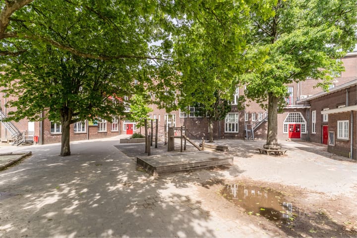 Foto 33 van van Middelantstraat 5