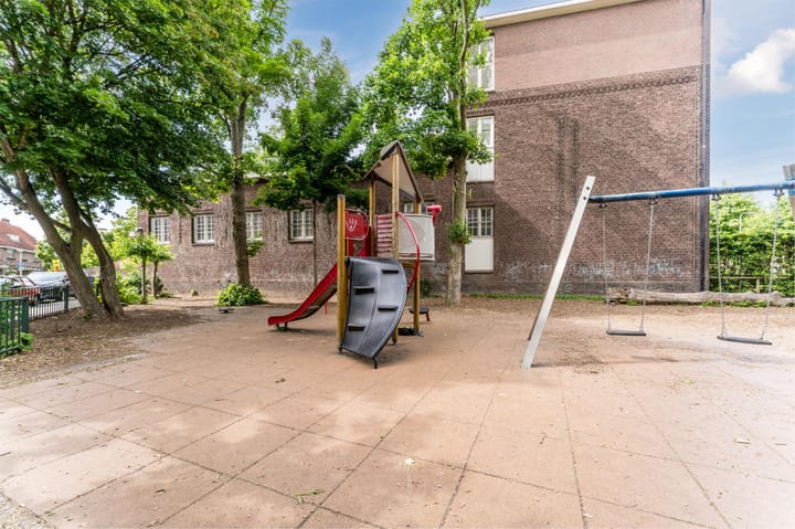 Foto 34 van van Middelantstraat 5