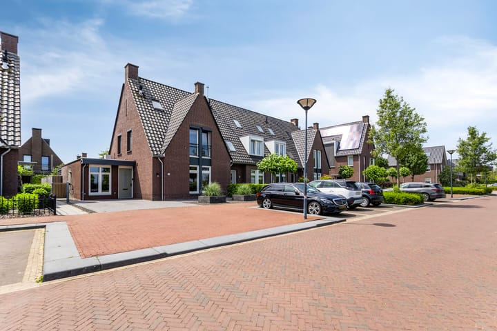 Foto 10 van Kapitein Perrotstraat 10