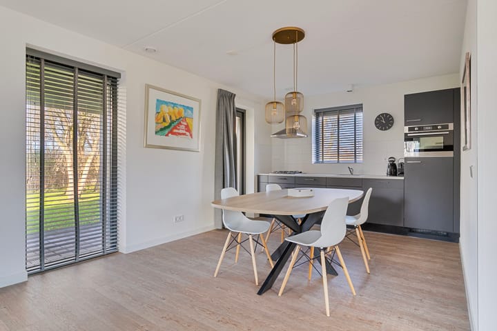 Photo 13 of Oesterdam 163