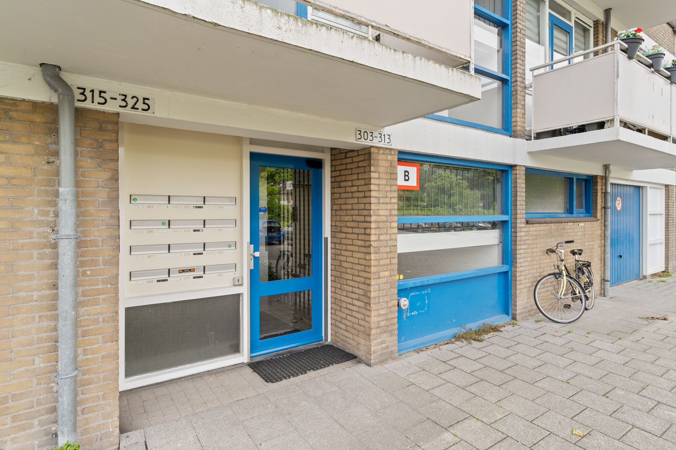 Foto 27 van Van der Helmstraat 305