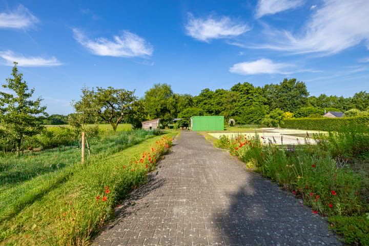 Foto 6 van Schoonloërstraat 1