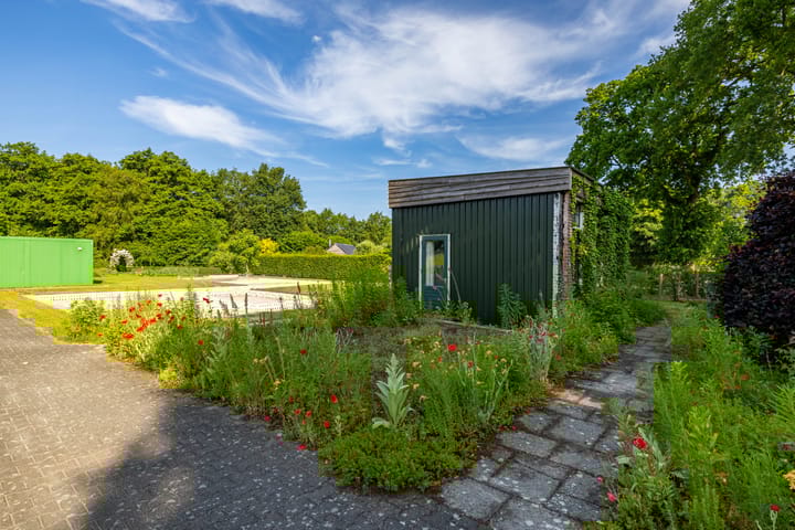 Foto 4 van Schoonloërstraat 1