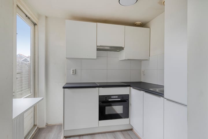 Photo 11 of Burgemeester van Esstraat 127