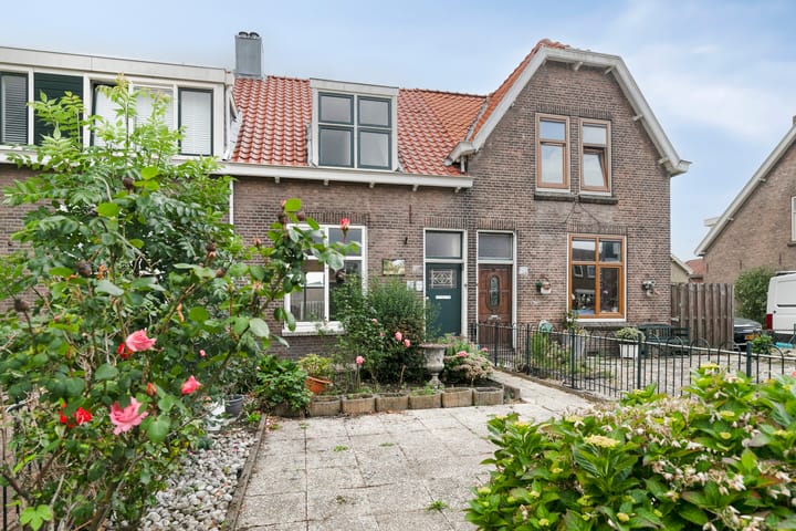 Photo 24 of Burgemeester van Esstraat 127